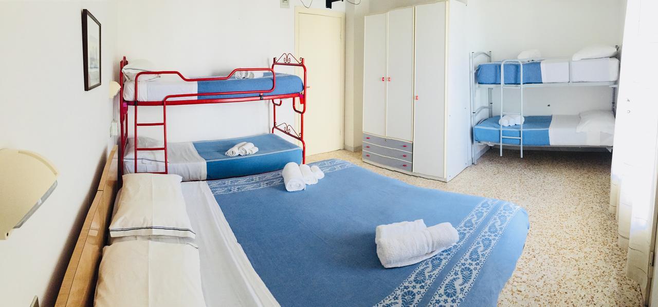 Urania Hotel Fogliano Marina Ngoại thất bức ảnh