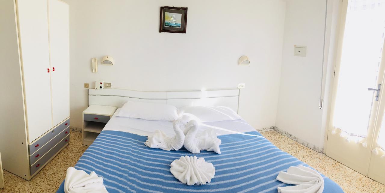 Urania Hotel Fogliano Marina Ngoại thất bức ảnh